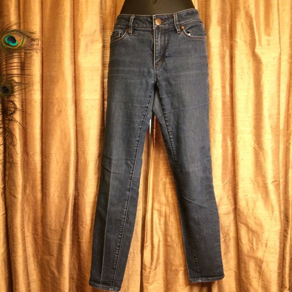 Loft Women's Curvy Super Skinny Dark Wash Stretch Jeans-Size 2/26